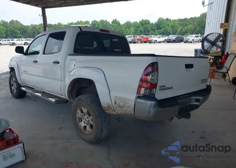 2011 Toyota Tacoma Prerunner V6 z USA, uszkodzony, nr VIN 3TMJU4GN8BM111574